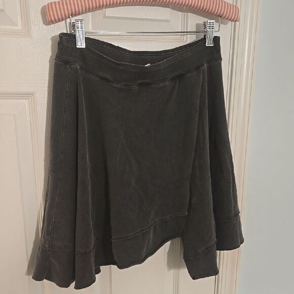 Stylish Black Skirt - Picture 1 of 4